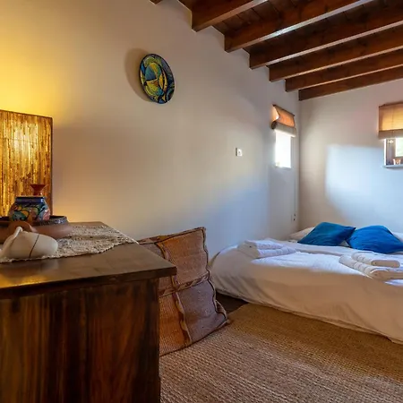 Monti Cozy Yard & Bbq Perfect For Families & Friends