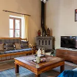 Monti Cozy Yard & Bbq Perfect For Families & Friends Kato Lefkara