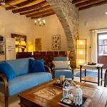 Monti Cozy Yard & Bbq Perfect For Families & Friends *