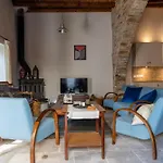 Monti Cozy Yard & Bbq Perfect For Families & Friends *