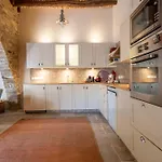 Monti Cozy Yard & Bbq Perfect For Families & Friends *