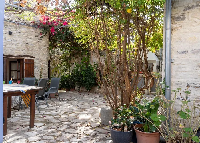 Monti Cozy Yard & Bbq Perfect For Families & Friends Holiday home *