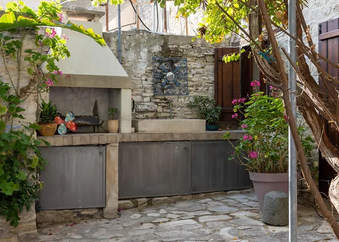 Monti Cozy Yard & Bbq Perfect For Families & Friends 別荘 Kato Lefkara