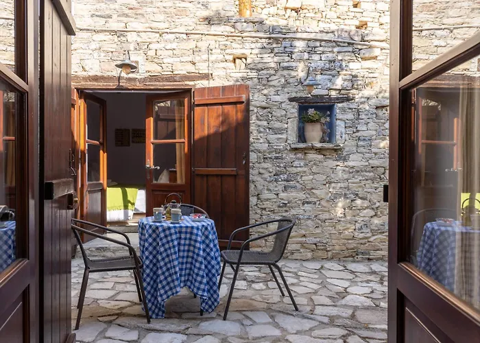 Monti Cozy Yard & Bbq Perfect For Families & Friends *