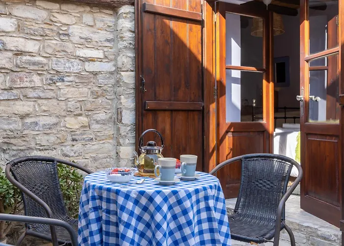 Monti Cozy Yard & Bbq Perfect For Families & Friends Kato Lefkara