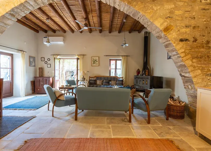 Monti Cozy Yard & Bbq Perfect For Families & Friends Holiday home *