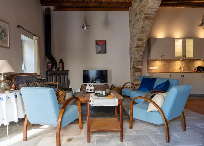 Monti Cozy Yard & Bbq Perfect For Families & Friends *