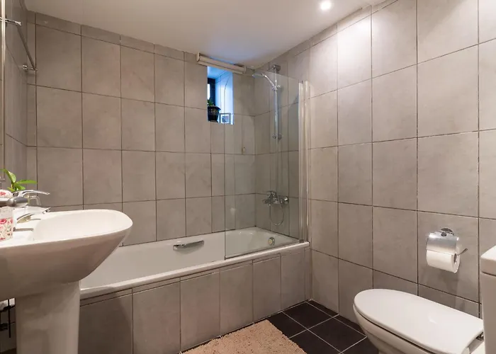 Monti Cozy Yard & Bbq Perfect For Families & Friends Holiday home