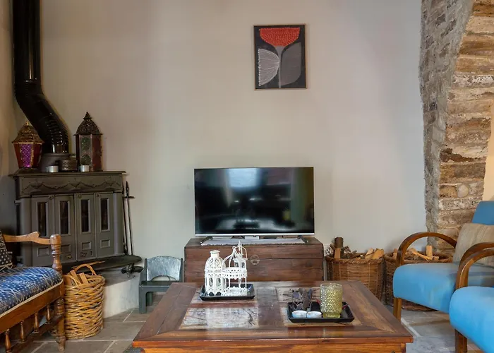 Monti Cozy Yard & Bbq Perfect For Families & Friends